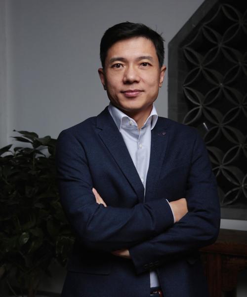 李彦宏现状揭秘，豪车酒驾式解读，能收获哪些独家洞察？