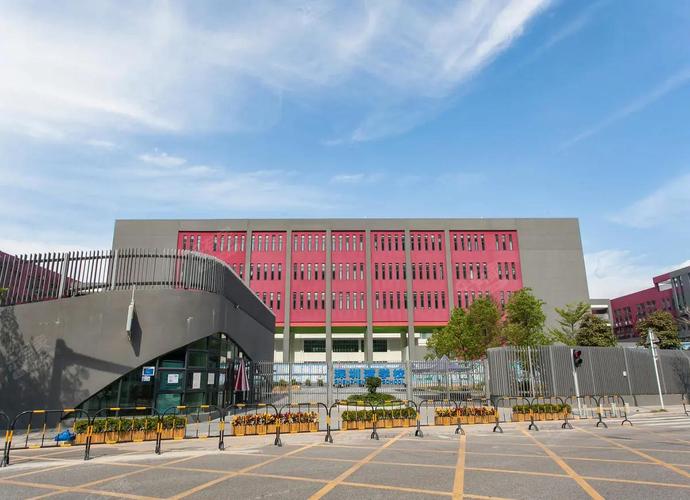 深圳网站制作，能让我享受怎样的学校或享乐体验？