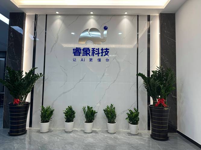 成都创新互联为装饰公司做网站建设，能提升品牌形象和客户转化率吗？