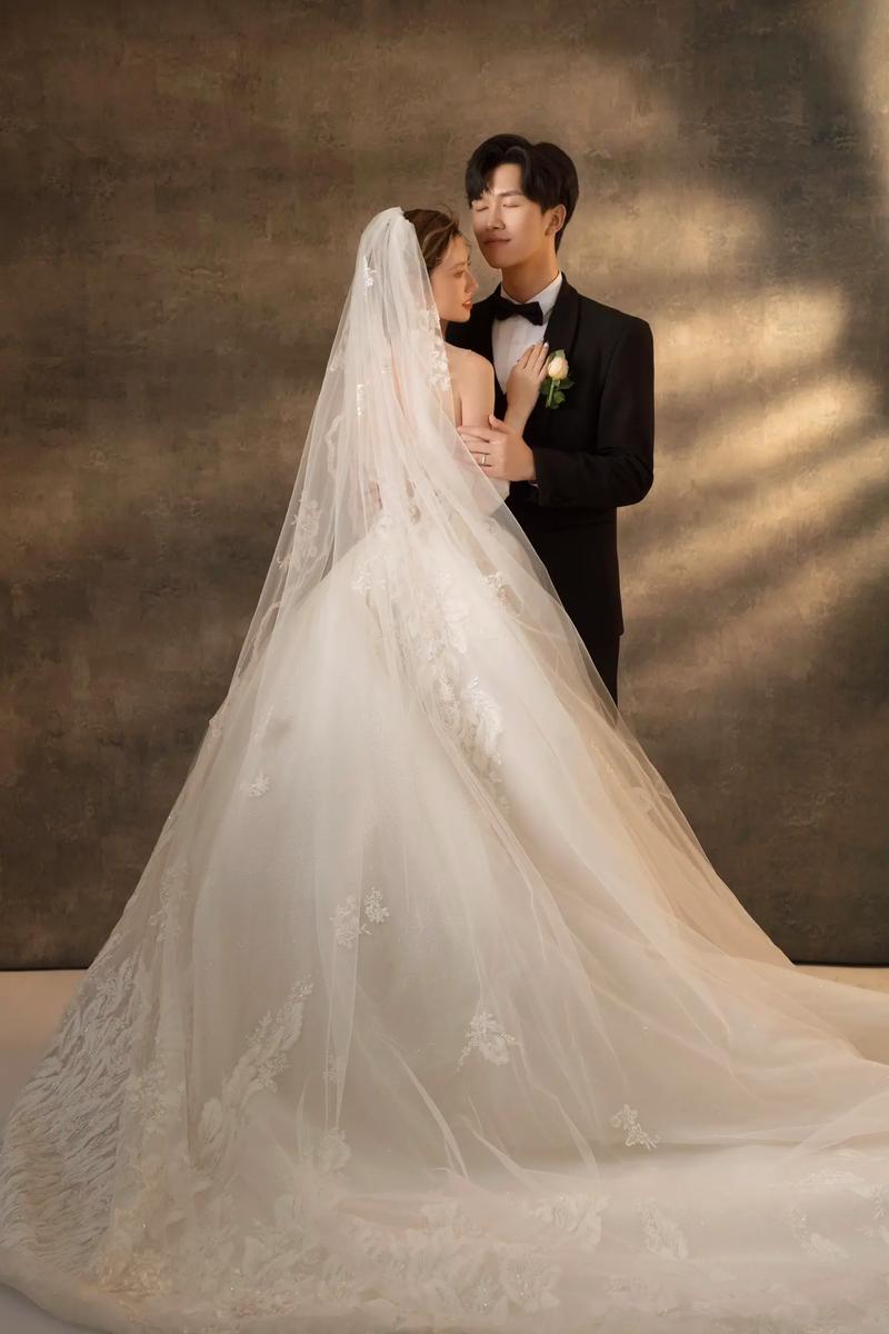 成都婚纱摄影网站制作，如何打造个性化婚照体验？