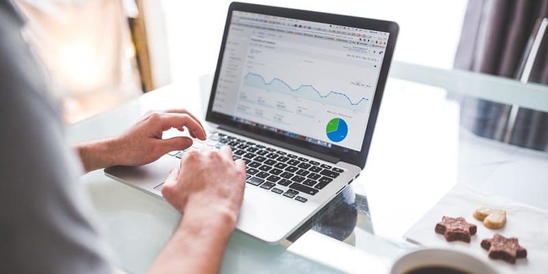 在 WordPress 中配置 Google Analytics 跟踪代码的方法
